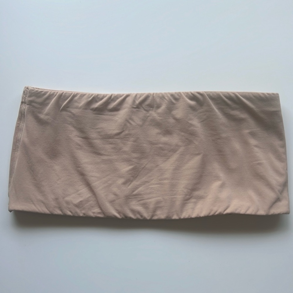 SKIMS -FITS EVERYBODY BANDEAU BRA | CLAY